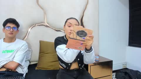 NoaandArez online show from 10-12-25, 01:59