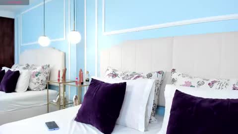 Snapshot of noa_blue chatting on 03-12-26, 12:00 Noa Blue online show from 03-12-26, 12:00