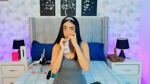 NATHALIA MORENO online show from 04-01-26, 12:17