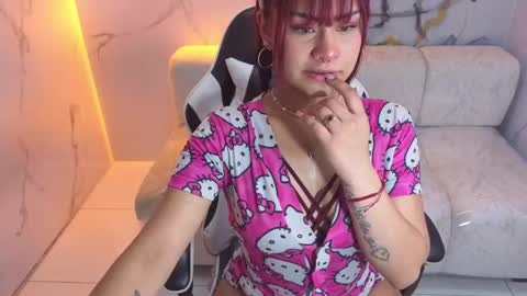 Snapshot of noa_tp chatting on 10-21-25, 12:39 Noa  online show from 10-21-25, 12:39