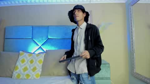 Noah online show from 05-10-26, 03:44