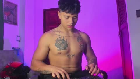 Snapshot of noah_223 chatting on 02-13-26, 03:02 noah_223 online show from 02-13-26, 03:02