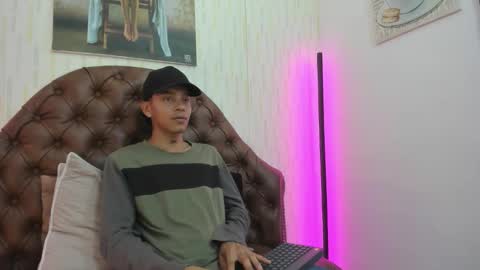 Noah Blake online show from 09-18-25, 02:13