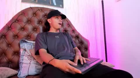 Noah Blake online show from 10-20-25, 02:23