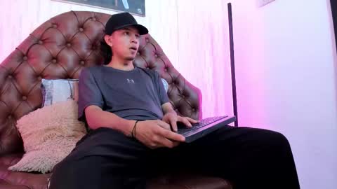 Noah Blake online show from 10-22-25, 02:45