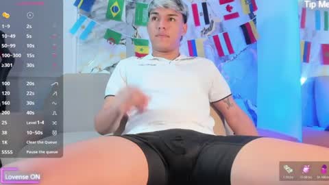 Snapshot of noah_carter66 chatting on 06-25-26, 02:11 noah online show from 06-25-26, 02:11