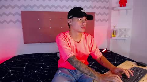 Snapshot of noah_coleman__ chatting on 01-08-25, 01:32 NOAH online show from 01-08-25, 01:32