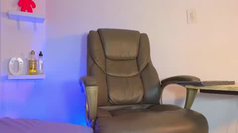 Snapshot of noah_coleman__ chatting on 01-10-25, 02:57 NOAH online show from 01-10-25, 02:57