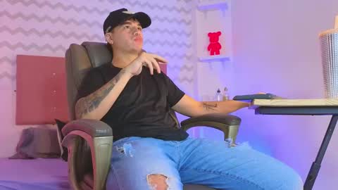 Snapshot of noah_coleman__ chatting on 01-11-25, 06:24 NOAH online show from 01-11-25, 06:24