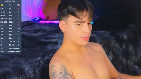 Snapshot of noah_coleman__ chatting on 10-22-25, 02:12 NOAH online show from 10-22-25, 02:12