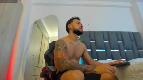 Snapshot of noah_corvelle chatting on 03-25-26, 02:28 NOAH online show from 03-25-26, 02:28