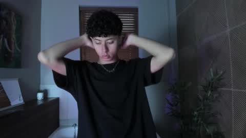 Snapshot of noah_dupont_ chatting on 10-04-25, 11:52 noah_dupont_ online show from 10-04-25, 11:52