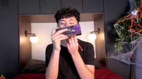 Snapshot of noah_dupont_ chatting on 10-31-25, 11:44 noah_dupont_ online show from 10-31-25, 11:44