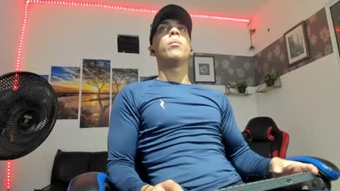 noah_flynn1 online show from 03-01-26, 11:01