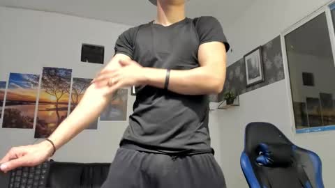 noah_flynn1 online show from 03-14-26, 08:09