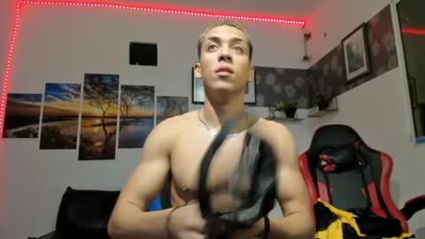 noah_flynn1 online show from 03-16-26, 09:02