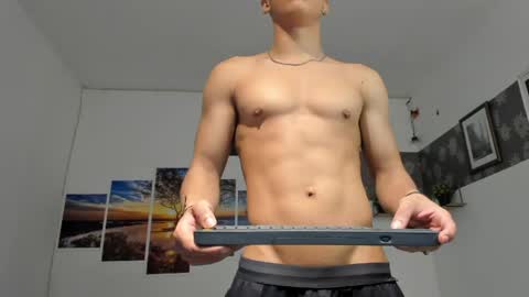 Snapshot of noah_flynn1 chatting on 05-03-26, 10:21 noah_flynn1 online show from 05-03-26, 10:21