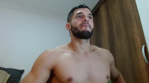 Snapshot of noah_jhonsonn chatting on 04-05-26, 01:41 Noah online show from 04-05-26, 01:41