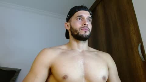 Snapshot of noah_jhonsonn chatting on 04-08-26, 05:13 Noah online show from 04-08-26, 05:13