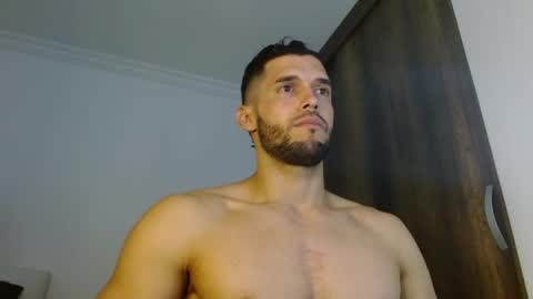 Snapshot of noah_jhonsonn chatting on 05-04-26, 11:28 Noah online show from 05-04-26, 11:28