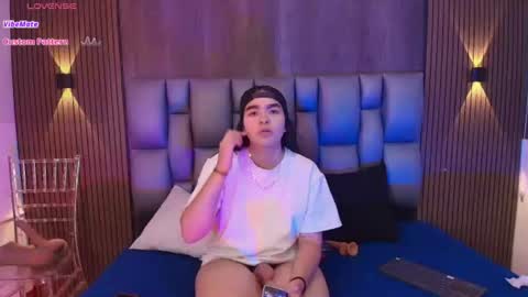 Snapshot of noah_leister chatting on 06-14-26, 03:03 Noah online show from 06-14-26, 03:03