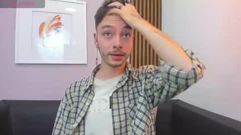 Snapshot of noah_ricci_ chatting on 12-03-24, 12:06 online show from 12-03-24, 12:06