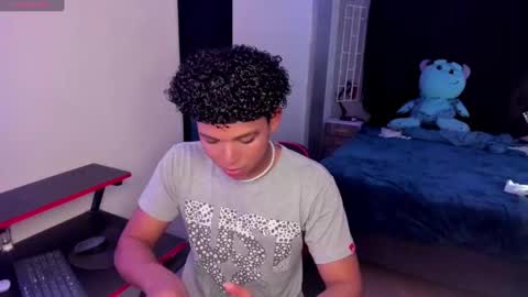 Snapshot of noah_smith04 chatting on 09-24-25, 05:55 noah_smith04 online show from 09-24-25, 05:55