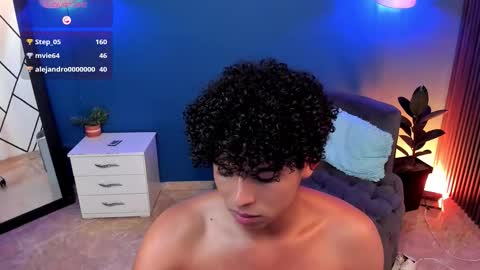 Snapshot of noah_smith04 chatting on 11-07-25, 04:51 noah_smith04 online show from 11-07-25, 04:51