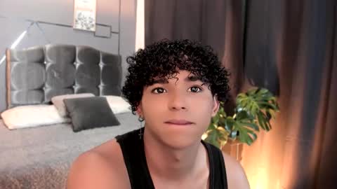 Snapshot of noah_smith04 chatting on 11-19-25, 12:27 noah_smith04 online show from 11-19-25, 12:27
