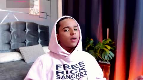 Snapshot of noah_smith04 chatting on 11-22-25, 12:37 noah_smith04 online show from 11-22-25, 12:37
