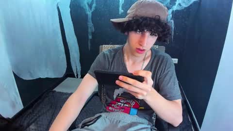 noah_sokolov online show from 10-18-25, 07:03