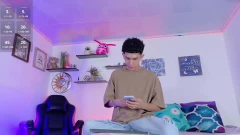 Snapshot of noah_tyler_ chatting on 10-02-25, 07:43 noah tyler online show from 10-02-25, 07:43