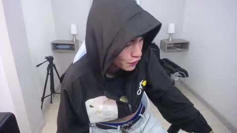 noah_victoria online show from 02-06-26, 05:23