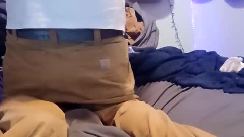 Noah Wesley online show from 11-17-25, 04:40