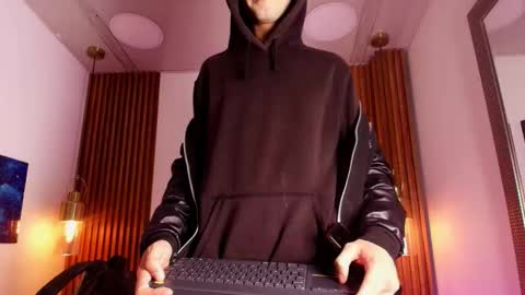 Noah online show from 09-19-25, 12:39
