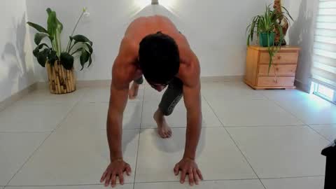 Snapshot of noahbrawn chatting on 12-20-25, 01:29 LIAM- noah online show from 12-20-25, 01:29