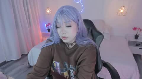 Snapshot of noahcryptic chatting on 11-19-25, 06:35 Noah online show from 11-19-25, 06:35