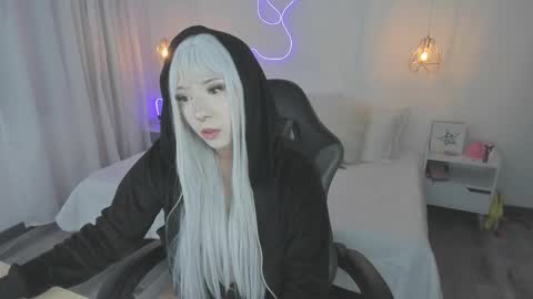 Snapshot of noahcryptic chatting on 01-10-26, 06:04 Noah online show from 01-10-26, 06:04