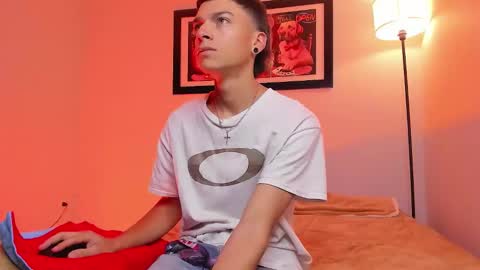 Snapshot of noahh_sky chatting on 03-21-26, 03:33 noahh_sky online show from 03-21-26, 03:33