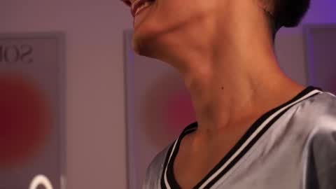 Snapshot of noahh_th03 chatting on 02-19-25, 07:16 Noah online show from 02-19-25, 07:16