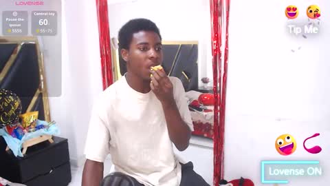 Snapshot of noahjhonson69 chatting on 02-14-26, 11:51 noah online show from 02-14-26, 11:51