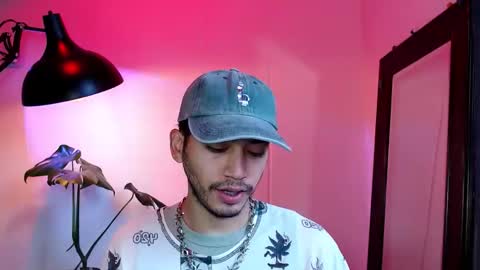 Snapshot of noahnoguera_ chatting on 04-05-26, 04:04 Noah online show from 04-05-26, 04:04