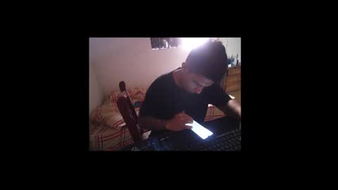 Snapshot of noahsmitt1 chatting on 04-12-26, 04:34 noah online show from 04-12-26, 04:34