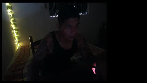 Snapshot of noahsmitt1 chatting on 05-18-26, 07:52 noah online show from 05-18-26, 07:52
