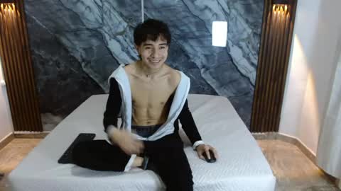 Snapshot of noahwalker__ chatting on 04-23-26, 11:09 online show from 04-23-26, 11:09