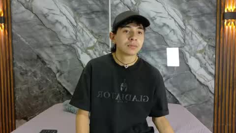 Snapshot of noahwalker__ chatting on 05-08-26, 11:04 online show from 05-08-26, 11:04