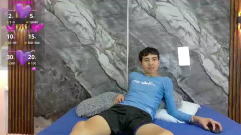 Snapshot of noahwalker__ chatting on 06-30-26, 11:22 online show from 06-30-26, 11:22