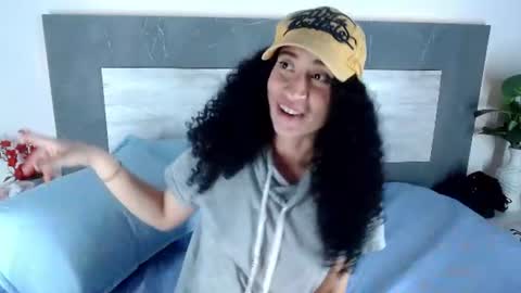 Noa Malak online show from 06-19-26, 05:28