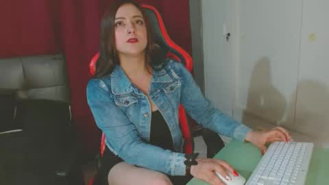 Noamartin online show from 12-22-24, 02:06