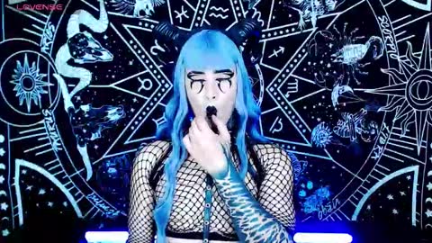 caroline online show from 10-09-25, 01:03